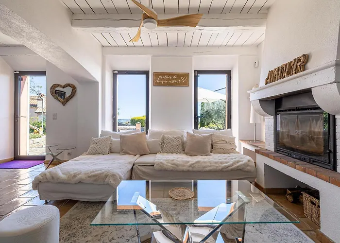 Villa Flore - Panoramic Sea View By Halldis Vallauris