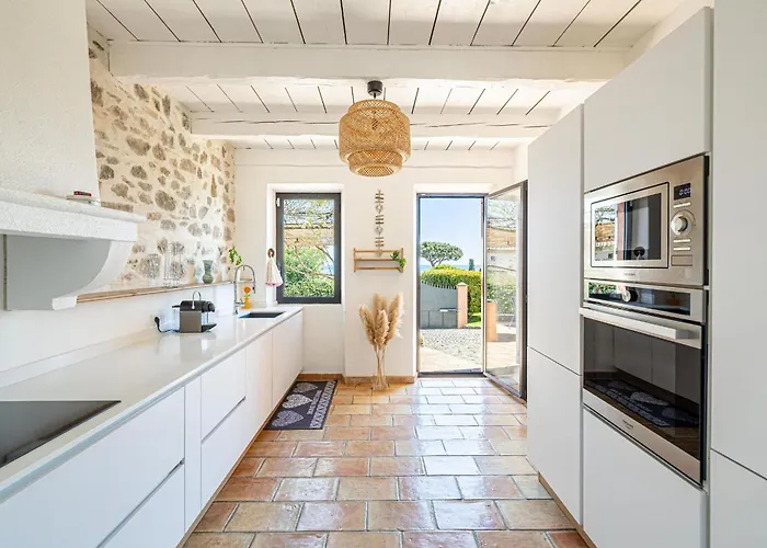 Villa Flore - Panoramic Sea View By Halldis